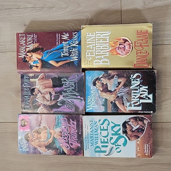 Book bundle - Picture 2 of 3